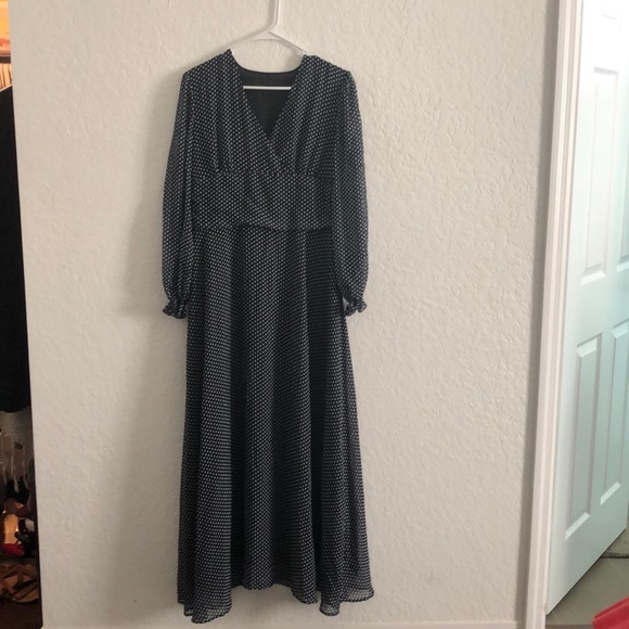 Dresses & Skirts - Grey Polka Dot dress. Never worn!